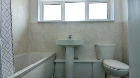 3 bedroom Terraced House to let in Leaves Spring, Stevenage, SG2