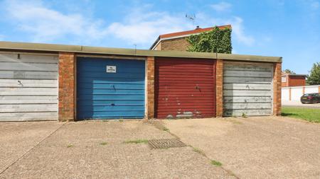 3 bedroom Terraced House to let in Leaves Spring, Stevenage, SG2