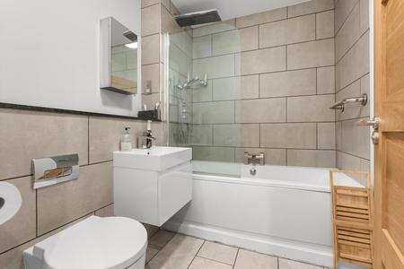 2 bedroom Flat for sale in Clock House Gardens, Welwyn, AL6
