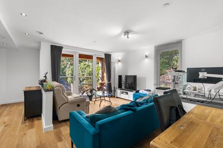 2 bedroom Flat for sale in Clock House Gardens, Welwyn, AL6