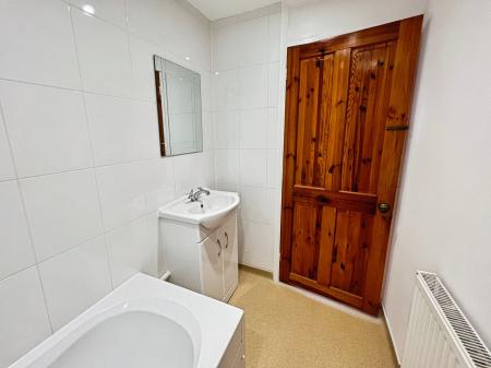 2 bedroom Flat to let in Greenway, Newton Longville, MK17