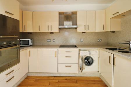 2 bedroom Flat to let in Crowborough Lane, Kents Hill, Milton Keynes, MK7