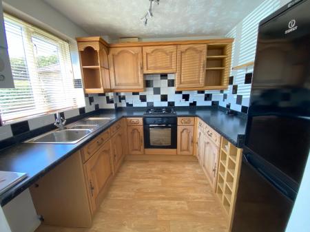 2 bedroom Terraced House to let in Valentine Court, Crownhill, Milton Keynes, MK8