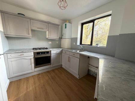 2 bedroom Flat to let in Bridge Street, New Bradwell, Milton Keynes, MK13