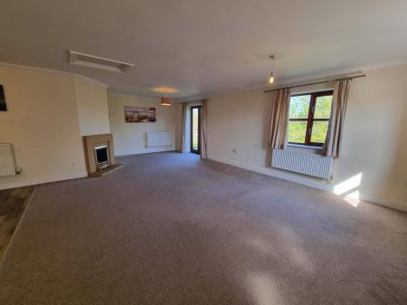 2 bedroom Flat to let in Winstanley Lane, Shenley Lodge, Milton Keynes, MK5