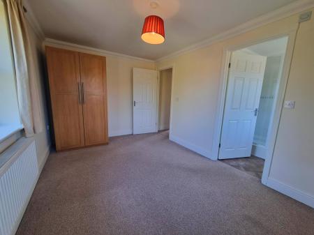 2 bedroom Flat to let in Winstanley Lane, Shenley Lodge, Milton Keynes, MK5