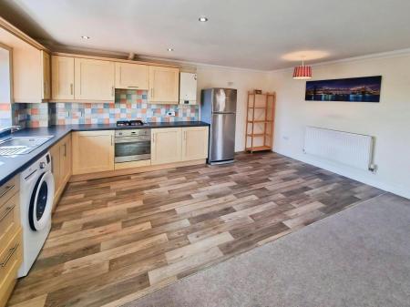 2 bedroom Flat to let in Winstanley Lane, Shenley Lodge, Milton Keynes, MK5