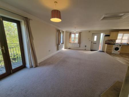 2 bedroom Flat to let in Winstanley Lane, Shenley Lodge, Milton Keynes, MK5