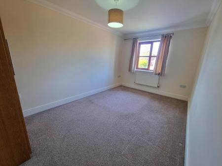 2 bedroom Flat to let in Winstanley Lane, Shenley Lodge, Milton Keynes, MK5