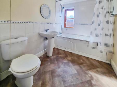 2 bedroom Flat to let in Winstanley Lane, Shenley Lodge, Milton Keynes, MK5