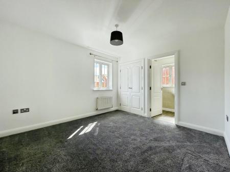 5 bedroom Detached house to let in Crawford Way, Milton Keynes, MK4