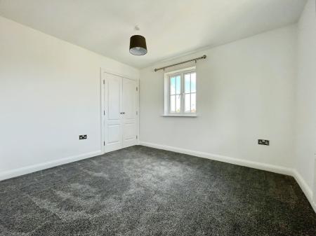 5 bedroom Detached house to let in Crawford Way, Milton Keynes, MK4