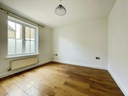 5 bedroom Detached house to let in Crawford Way, Milton Keynes, MK4