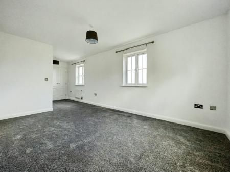 5 bedroom Detached house to let in Crawford Way, Milton Keynes, MK4