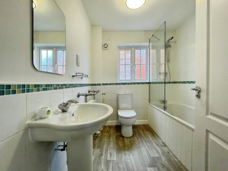 5 bedroom Detached house to let in Crawford Way, Milton Keynes, MK4