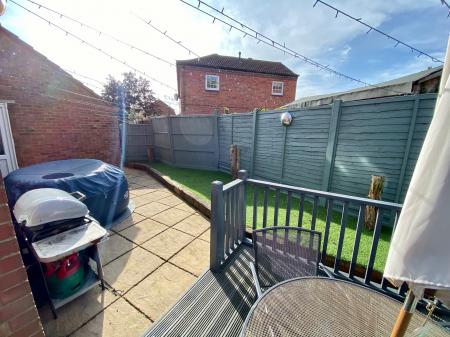 3 bedroom Semi-detached house to let in Smeaton Close, Milton Keynes, MK14