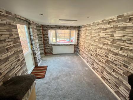 3 bedroom Semi-detached house to let in Smeaton Close, Milton Keynes, MK14