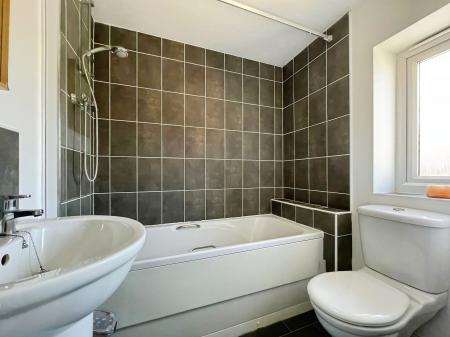 1 bedroom Flat to let in Empress Matilda Gardens, Milton Keynes, MK12