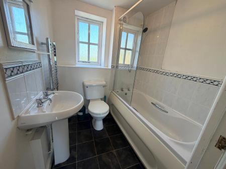 2 bedroom Flat to let in Knaresborough Court, Bletchley, Milton Keynes, MK3