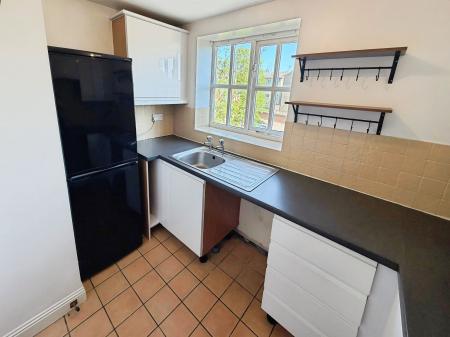 2 bedroom Flat to let in Knaresborough Court, Bletchley, Milton Keynes, MK3
