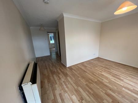 1 bedroom Ground floor maisonette to let in Bergamot Gardens, Walnut Tree, Milton Keynes, MK7