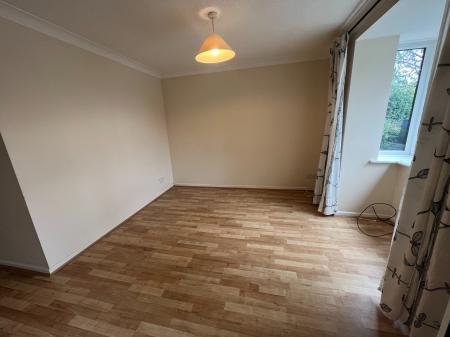 1 bedroom Ground floor maisonette to let in Bergamot Gardens, Walnut Tree, Milton Keynes, MK7