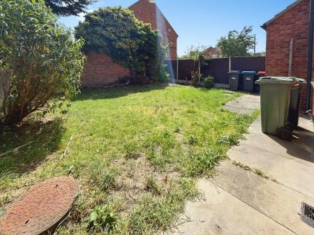 3 bedroom Semi-detached house to let in Wadesmill Lane, Caldecotte, Milton Keynes, MK7
