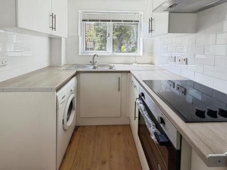 1 bedroom Semi-detached house to let in Boxberry Gardens, Walnut Tree, Milton Keynes, MK7