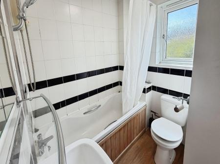 1 bedroom Semi-detached house to let in Boxberry Gardens, Walnut Tree, Milton Keynes, MK7
