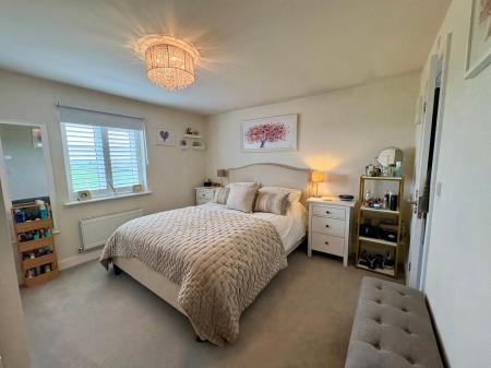 4 bedroom Detached house to let in Crick Close, Hanslope, Milton Keynes, MK19