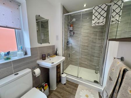4 bedroom Detached house to let in Crick Close, Hanslope, Milton Keynes, MK19