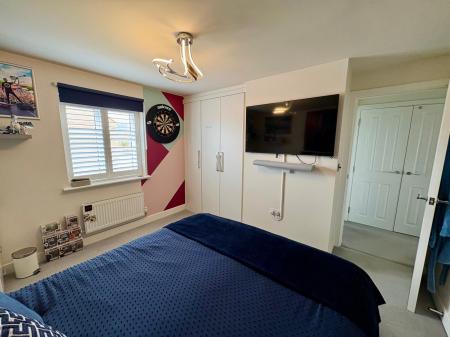 4 bedroom Detached house to let in Crick Close, Hanslope, Milton Keynes, MK19