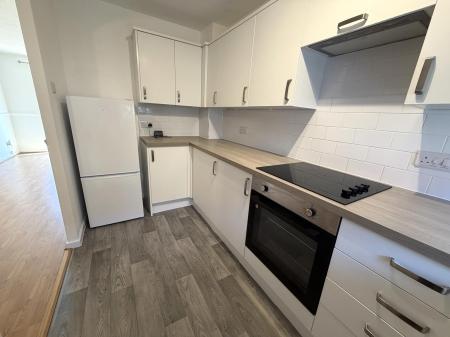 2 bedroom Terraced House to let in Pettingrew Close, Walnut Tree, Milton Keynes, MK7
