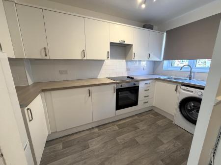 2 bedroom Terraced House to let in Pettingrew Close, Walnut Tree, Milton Keynes, MK7