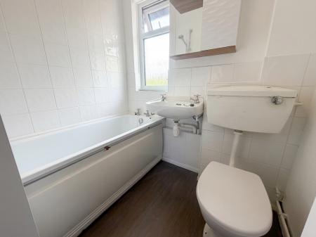 2 bedroom Detached house to let in Hadley Place, Bradwell Common, Milton Keynes, MK13