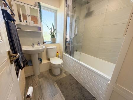 2 bedroom Detached house to let in Sullivan Crescent, Browns Wood, Milton Keynes, MK7