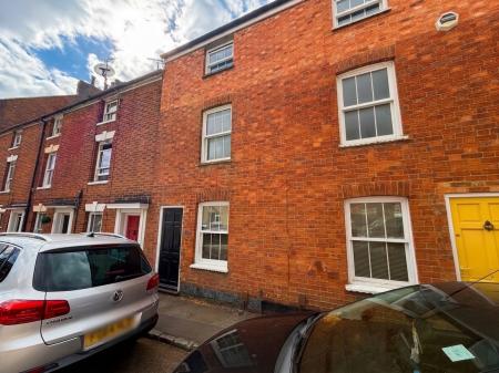 2 bedroom Terraced House to let in Caldecotte Street, Newport Pagnell, Milton Keynes, MK16