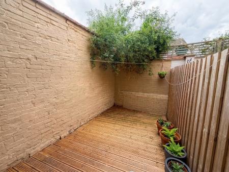 2 bedroom Terraced House to let in Caldecotte Street, Newport Pagnell, Milton Keynes, MK16
