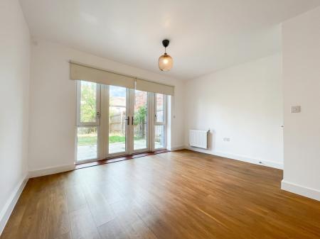 3 bedroom Town house to let in Atlas Way, Oakgrove, Milton Keynes, MK10