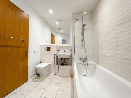 3 bedroom Town house to let in Atlas Way, Oakgrove, Milton Keynes, MK10