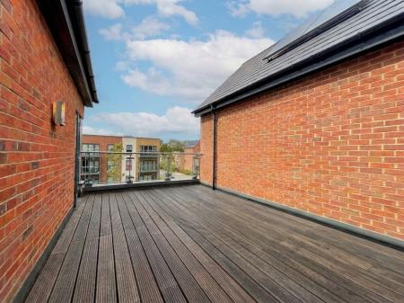3 bedroom Town house to let in Atlas Way, Oakgrove, Milton Keynes, MK10