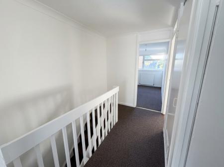 3 bedroom Flat to let in Burnmoor Close, Bletchley, Milton Keynes, MK2