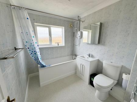 4 bedroom Semi-detached house to let in Western Drive, Hanslope, Milton Keynes, MK19