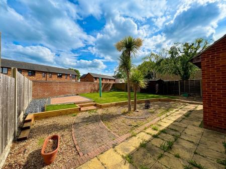 4 bedroom Semi-detached house to let in Western Drive, Hanslope, Milton Keynes, MK19