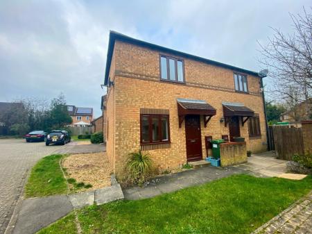 1 bedroom Semi-detached house to let in Rillington Gardens, Emerson Valley, Milton Keynes, MK4