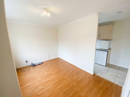 1 bedroom Semi-detached house to let in Rillington Gardens, Emerson Valley, Milton Keynes, MK4