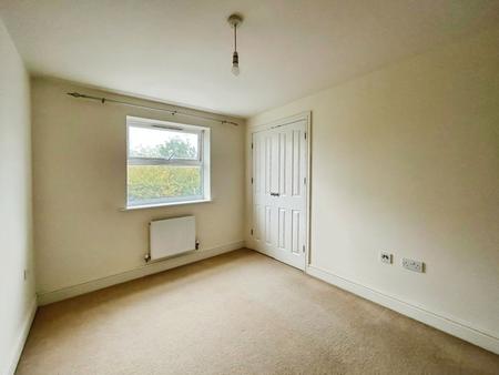 2 bedroom Flat to let in Harlow Crescent, Oxley Park, Milton Keynes, MK4