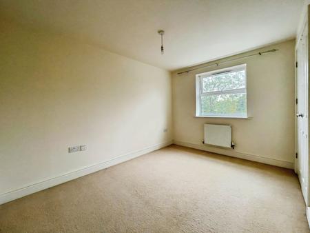 2 bedroom Flat to let in Harlow Crescent, Oxley Park, Milton Keynes, MK4