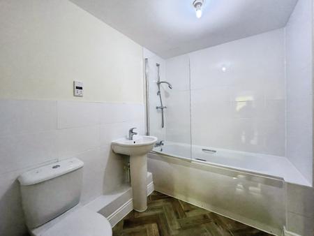 2 bedroom Flat to let in Harlow Crescent, Oxley Park, Milton Keynes, MK4