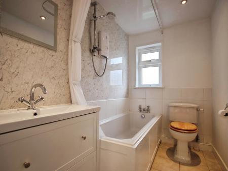 3 bedroom Detached house to let in Maxwell Street, Fochabers, Moray, IV32